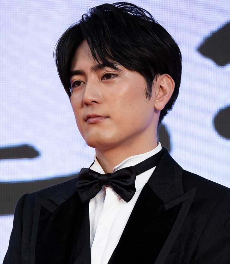 間宮祥太朗の魅力に迫る：俳優・間宮祥太朗の出演作品、プライベート、そして最新情報